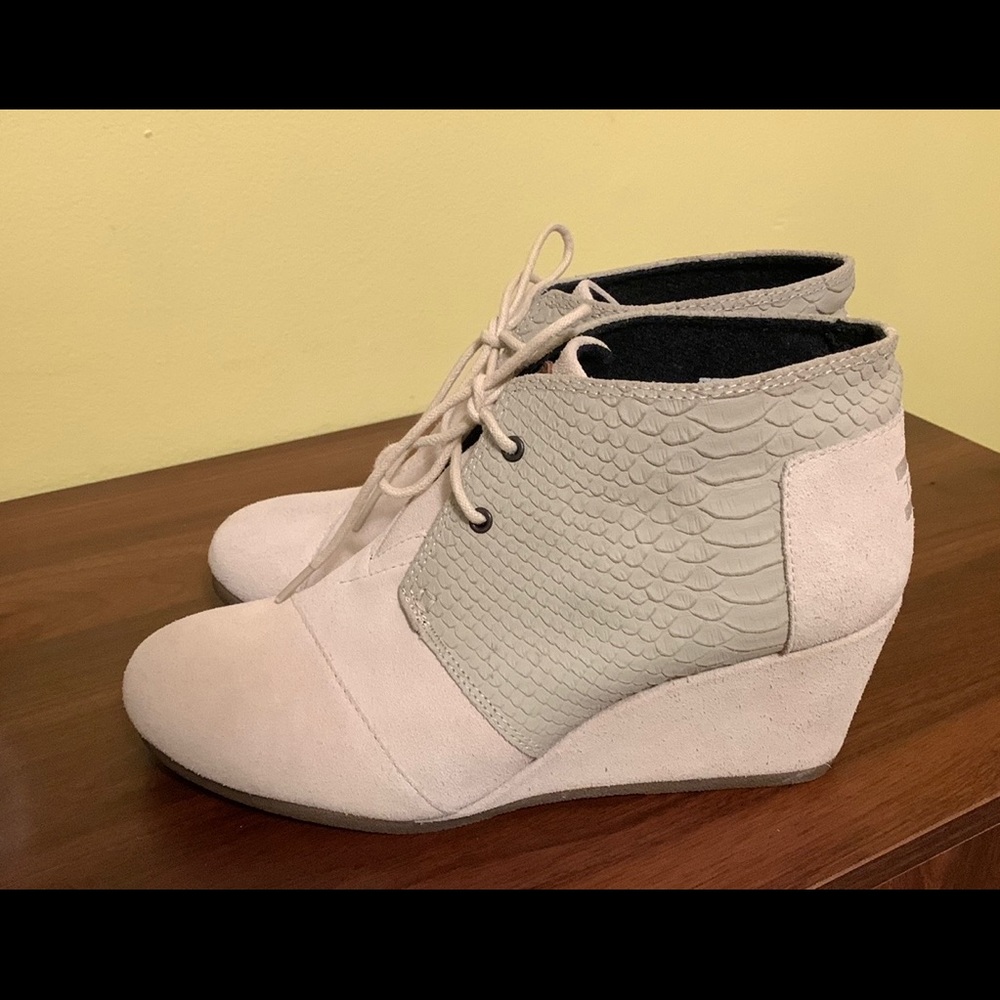 HOST PICK! ⭐️Toms Platform Heel Booties